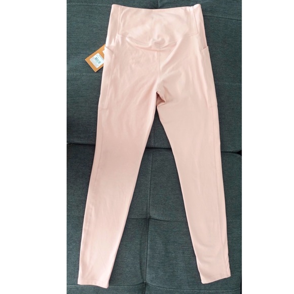 Girlfriend Collective - high-waist leggings with pockets in Misty Rose (Medium) - Picture 4 of 7